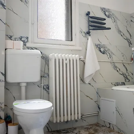 Luxury L - Radisson Calea Victoriei شقة